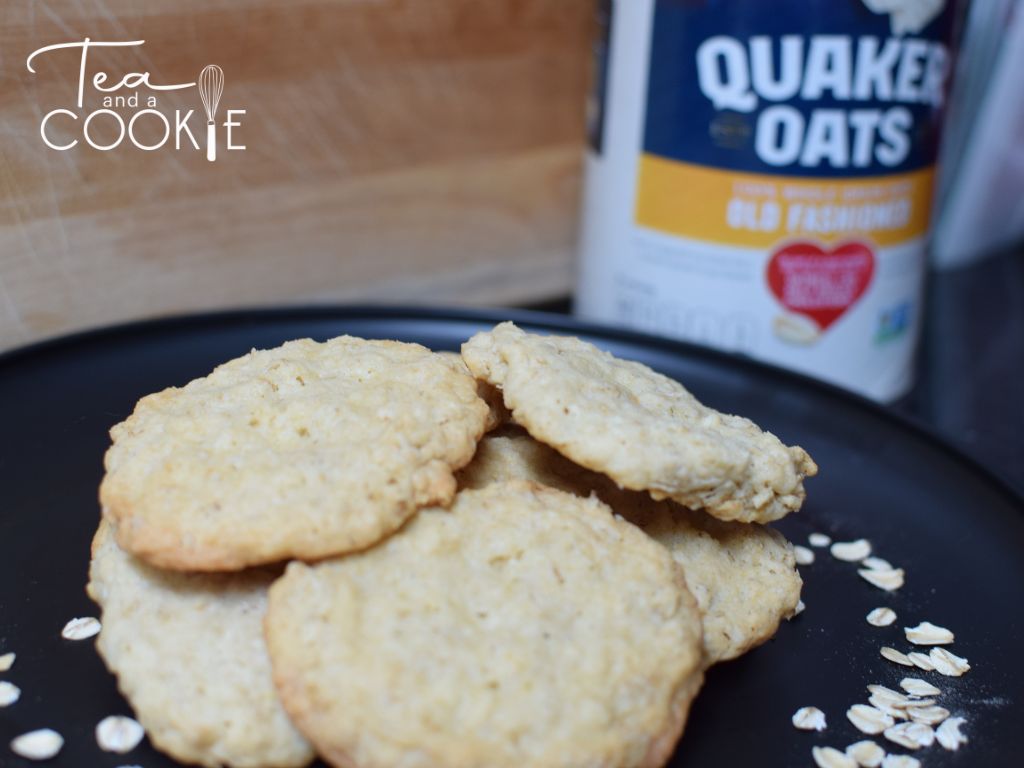 Easy Crispy Oatmeal Cookie Recipe with Chewy Center