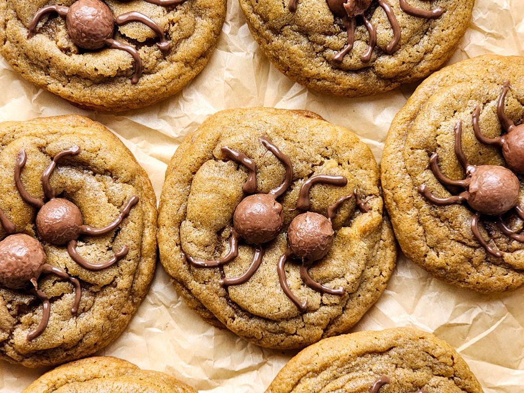 Peanut Butter Spider Cookies