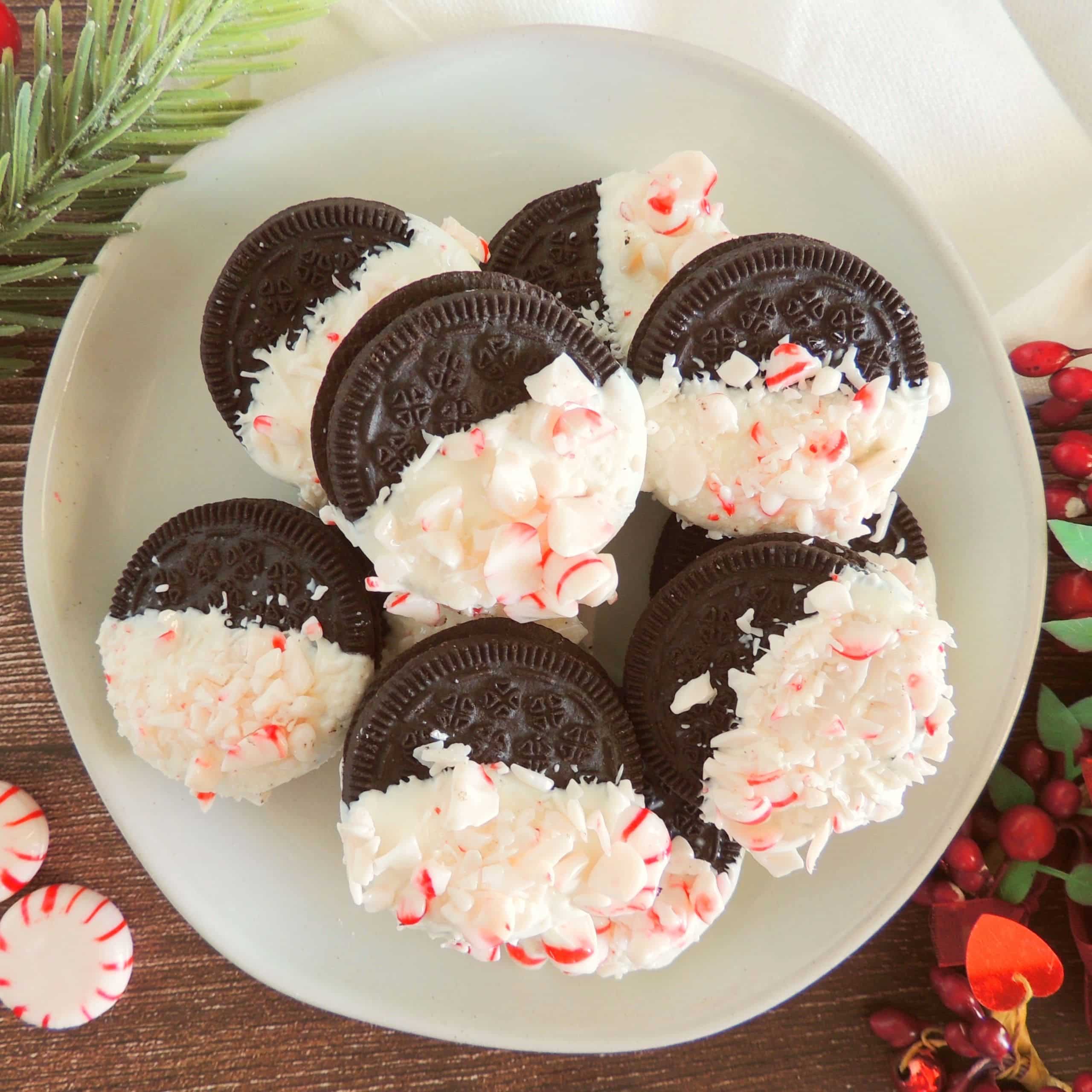 Dipped Peppermint Oreos