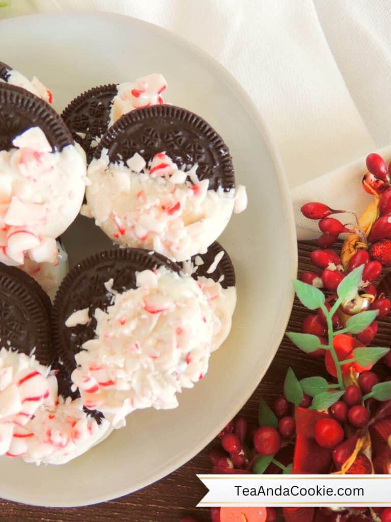 Dipped Peppermint Oreos