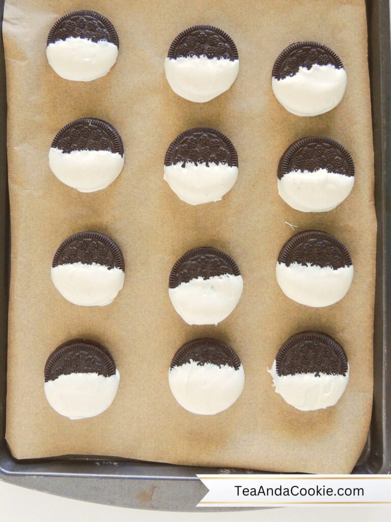 Dipped Peppermint Oreos