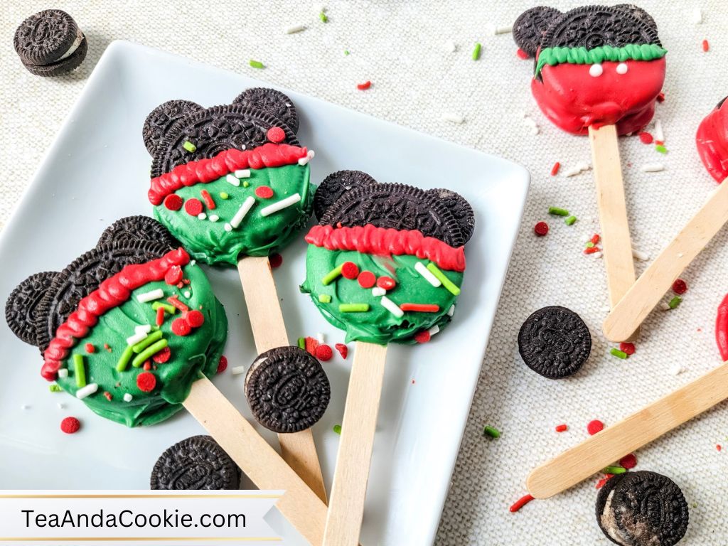 Mickey Christmas Oreos