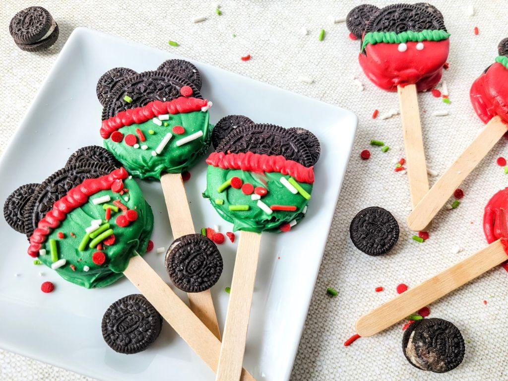 Mickey Christmas Oreos