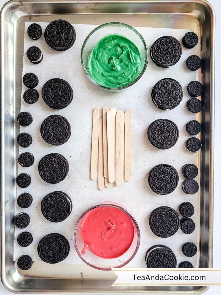 Mickey Christmas Oreos