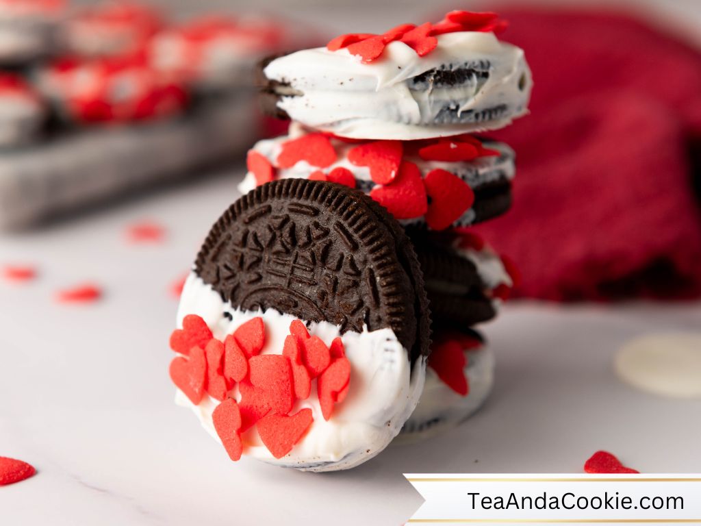 Chocolate Dipped Valentine Oreos